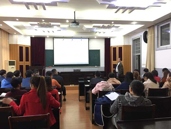 1508388597220071823.png 同学们认真听讲.png